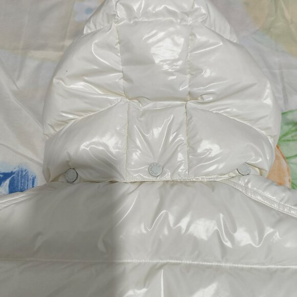 Moncler White Glossy Down Jacket - Picture 13 of 13